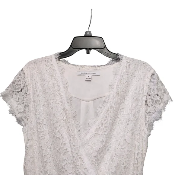 Diane Von Furstenberg White Lace Wrap 3 Inch Inseam Romper Women's Size 10 - Picture 4 of 10